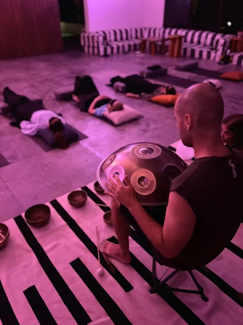 Sound healing with handpan and singing bowls