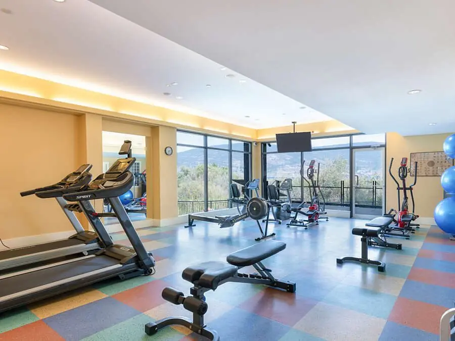 The fitness studio with lake views